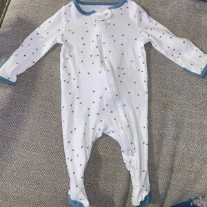 Cloud island 0-3M onesie / footie sleepwear blue and white